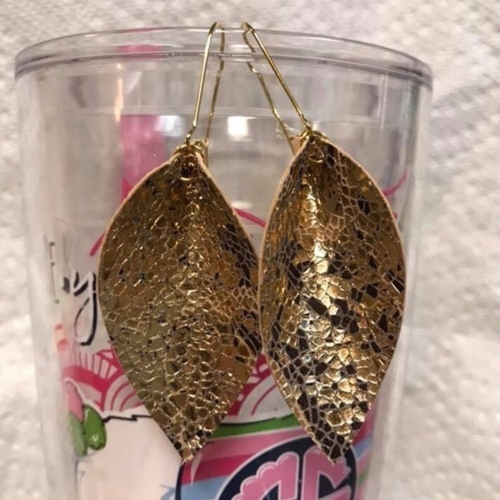 Inverted teardrop leather earrings​